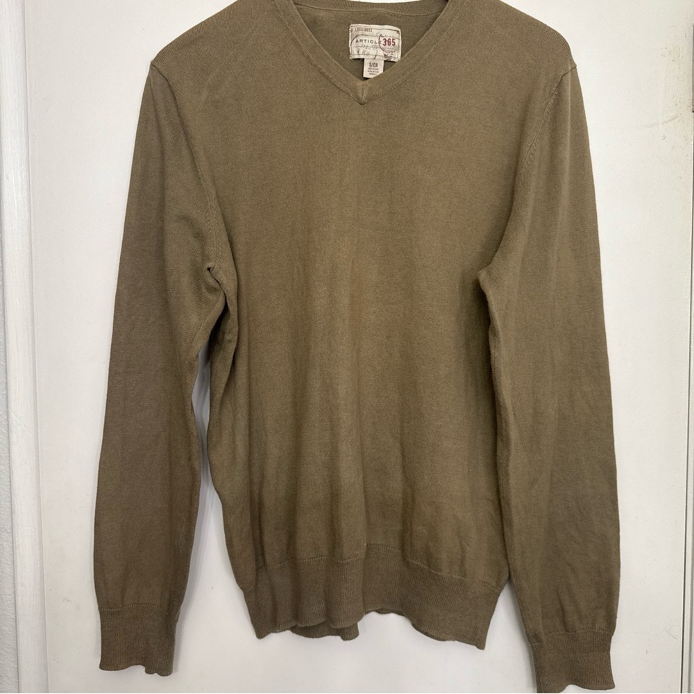Article Men's Brown V-Neck Sweater